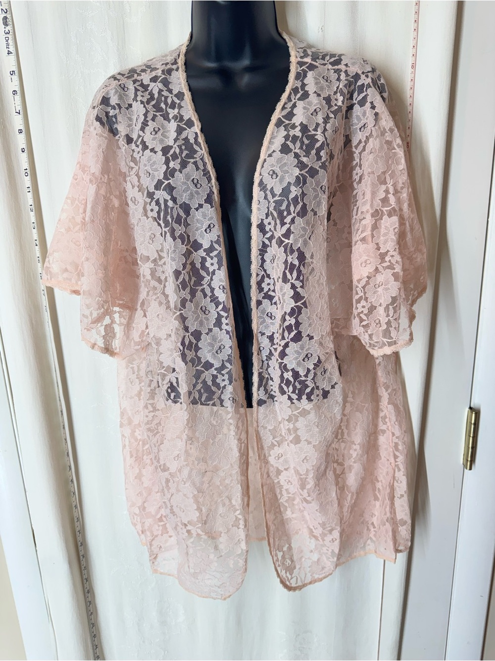 Vintage Pink Val Mode Lace Short Robe